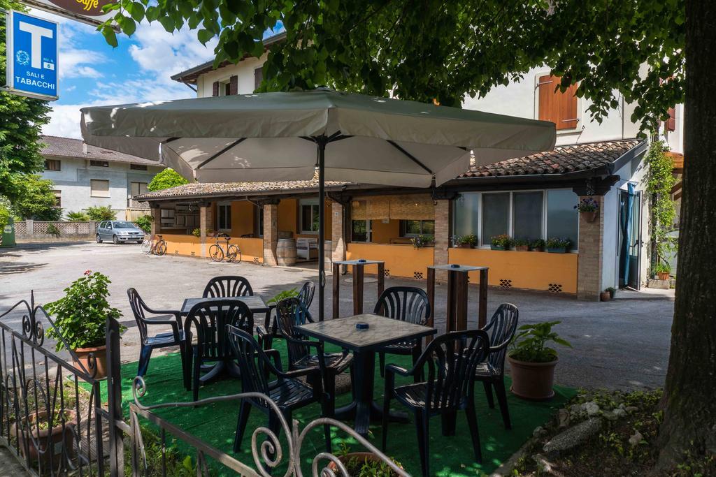 Ristorante Albergo Al Donatore Teor Exterior photo