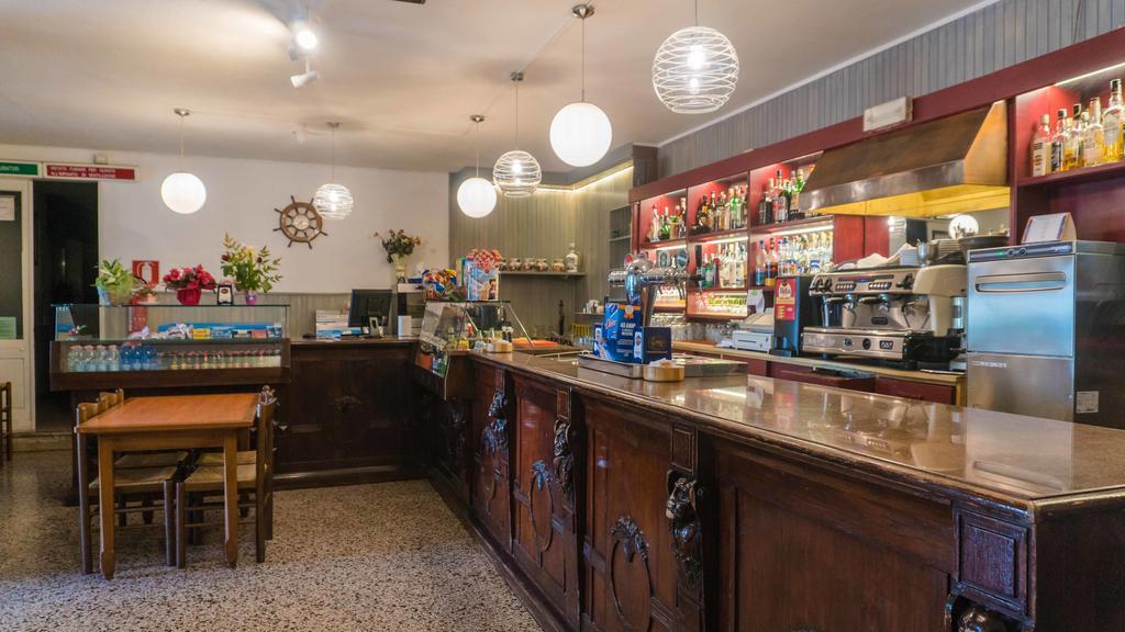 Ristorante Albergo Al Donatore Teor Exterior photo